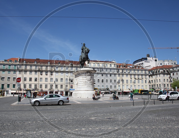 Statue of King John I in the Praça da Figueira