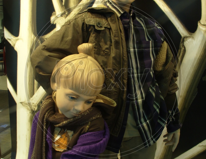 Mannequins of a boy and girl