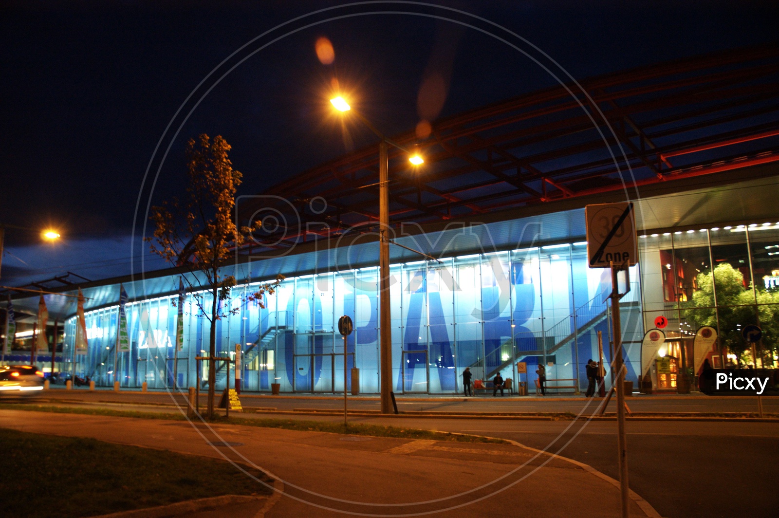 Night view of the Euro Park