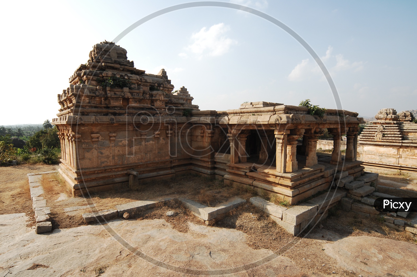 virupaksha temple in hampi