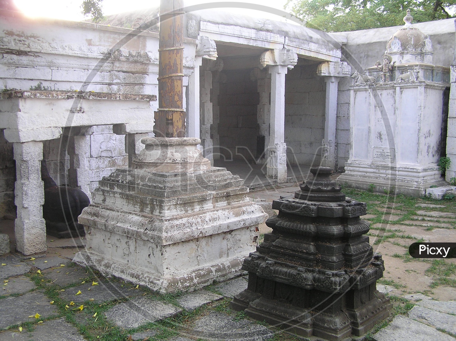 Nandi alongside the temple interior