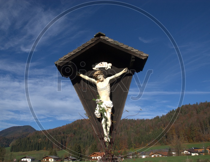 Jesus Crucification statue