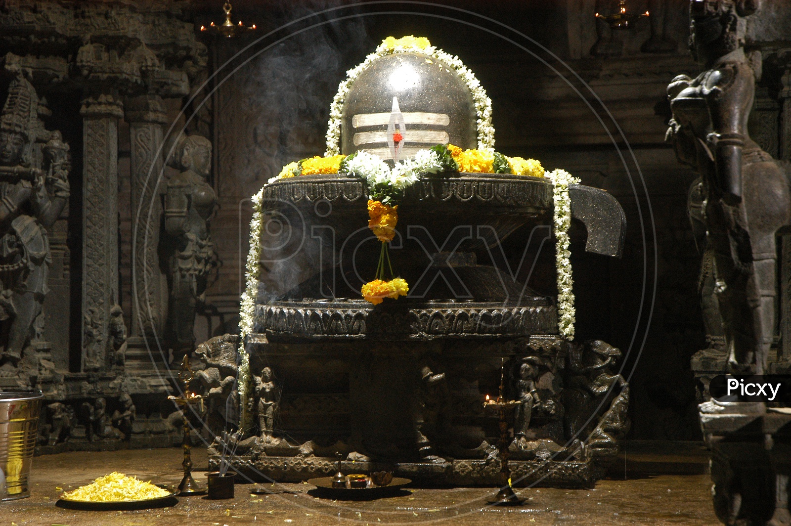 Image of Shiva Lingam-MR585845-Picxy