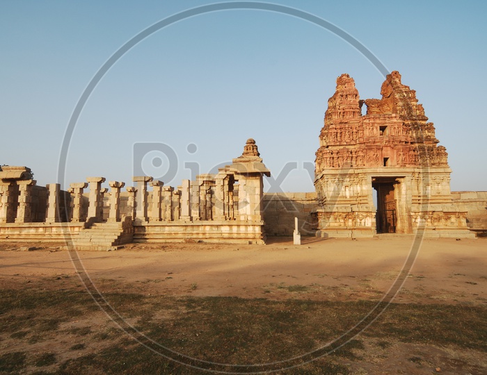 Vittala temple alongside the stone pillar temple