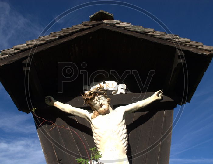 Jesus Crucification Statue
