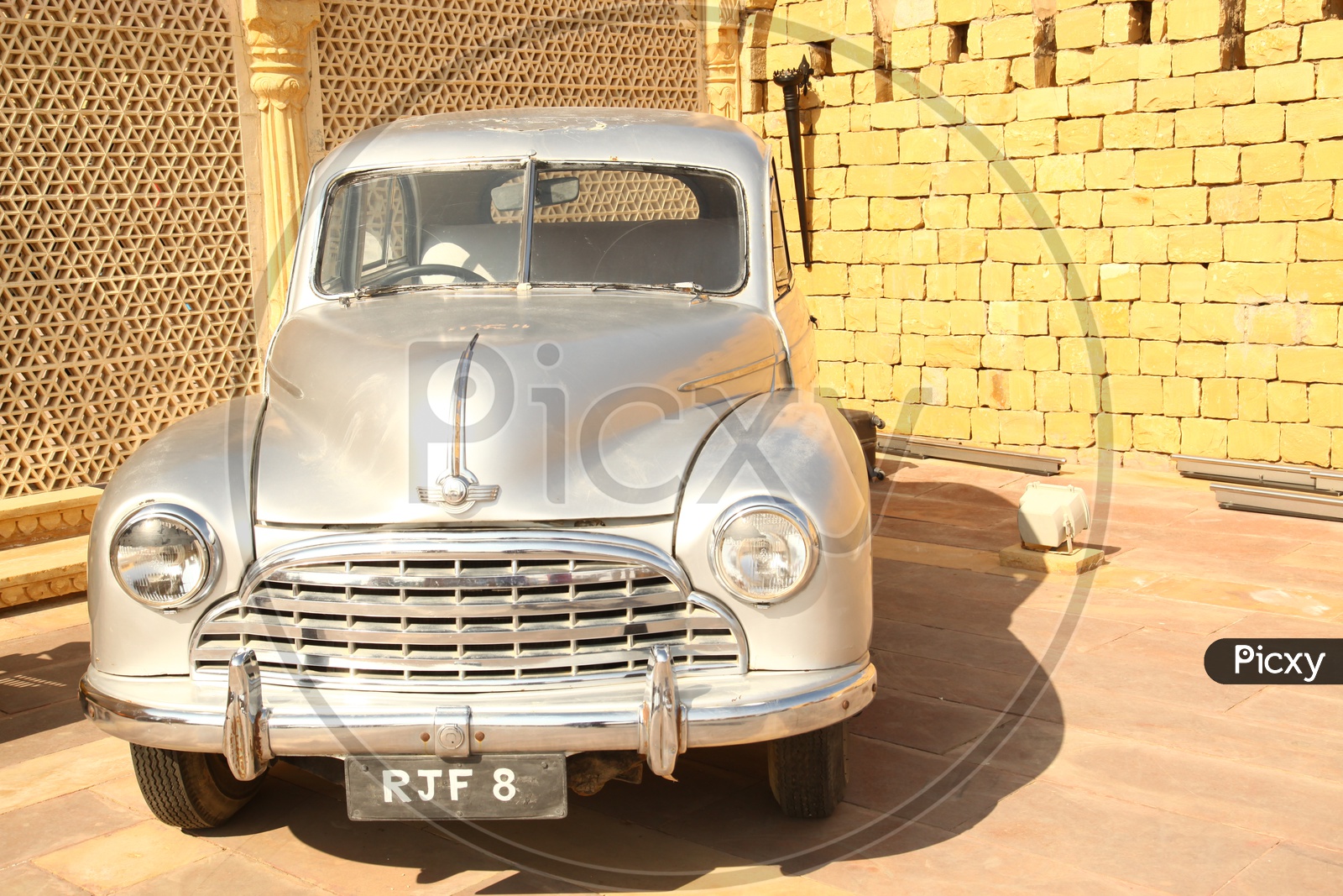 Image of Old car in a palace in RajasthanWJ105456Picxy
