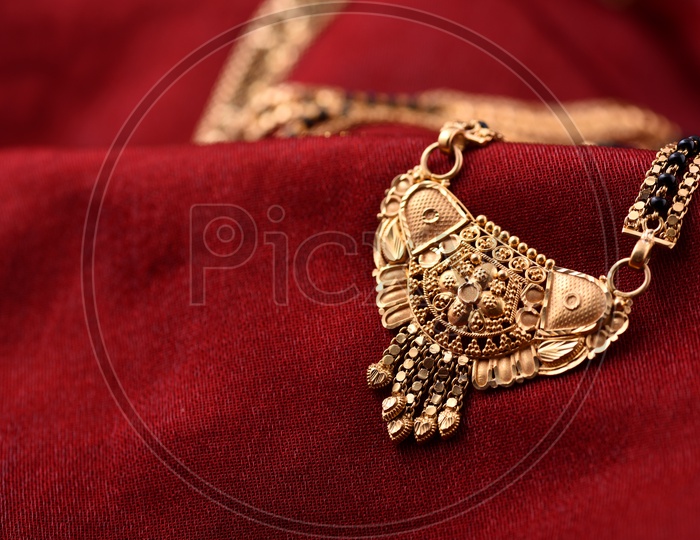 Indian Traditional Gold chain locket