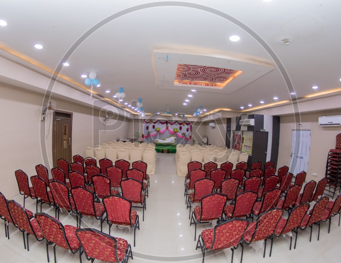 function hall seating / Hindu Wedding / South Indian Wedding / Wedding Rituals / SOuth Indian Wedding Shots