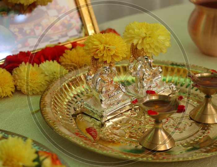 lakshmidevi ganapathi silver idol/Hindu Wedding / South Indian Wedding / Wedding Rituals / South Indian Wedding Shots