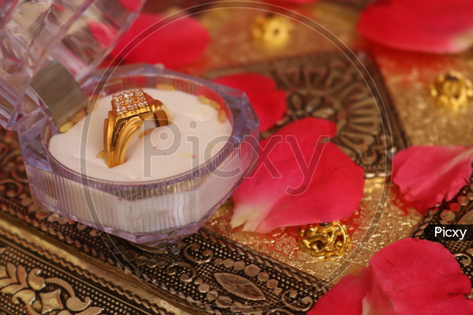 Buy Diamond Ring by Vummidi Bangaru Jewellers