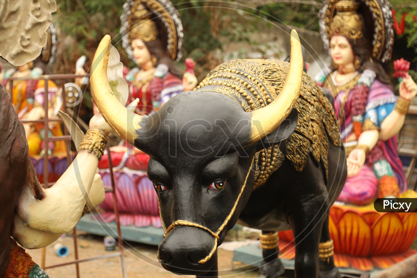 Indian Bull Plaster of Paris Idol For Set Works