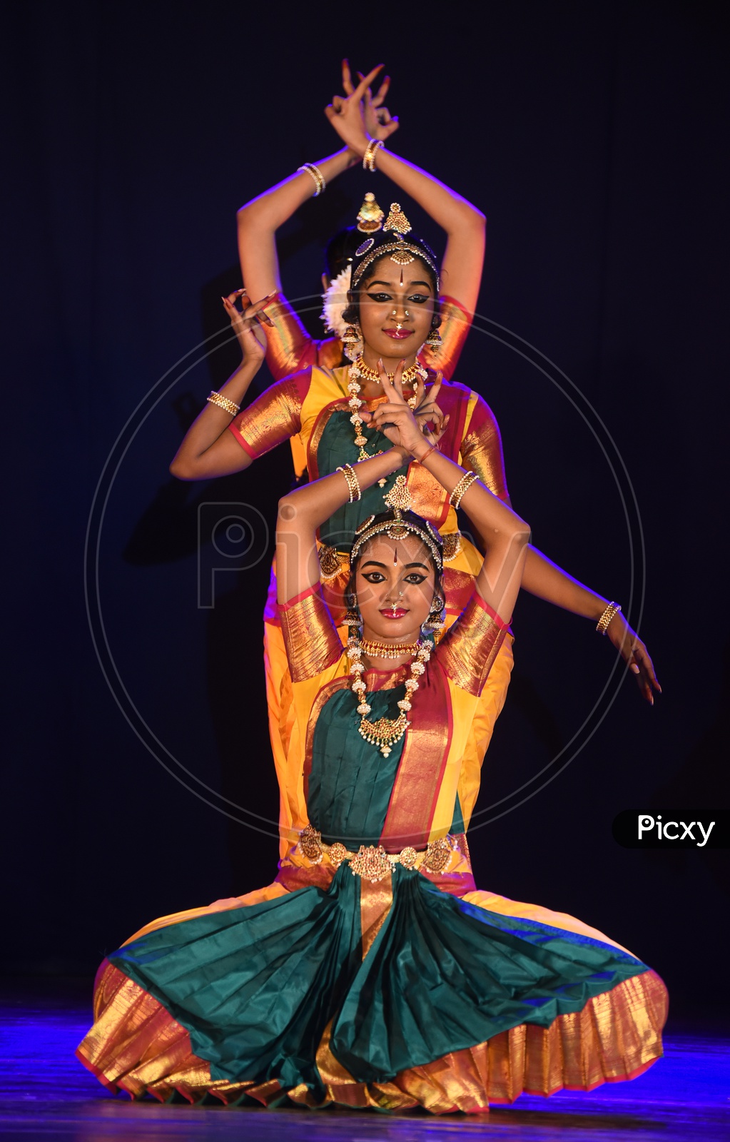 Final pose of young people in dancing performance Stock Photo by  ©ufabizphoto 190542190
