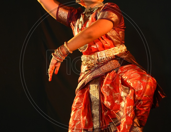 bharatanatyam dancer