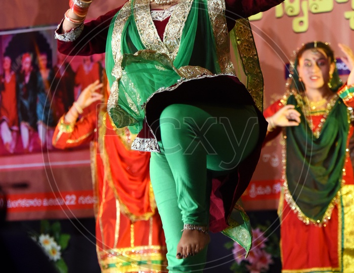 Artists performing Rouf Dance on stage