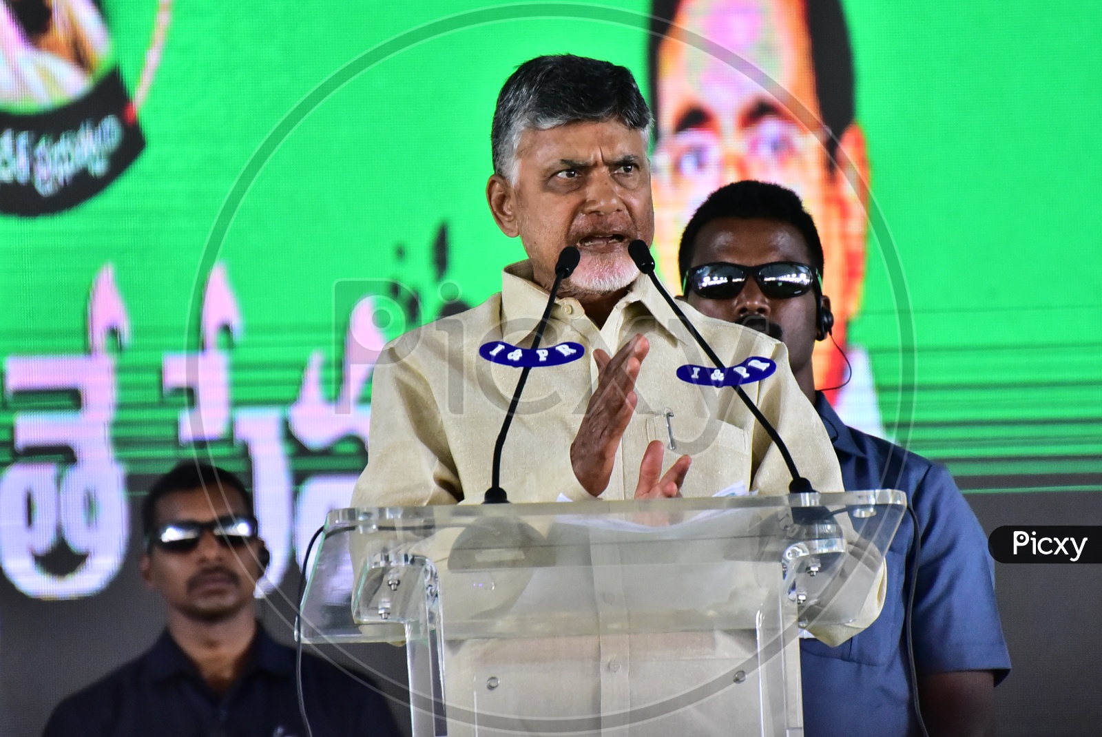 AP Chief Minister Chandra Babu Naidu during the launch of Swachh Andhra Mission