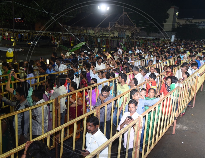 Devotees in queue during the worship of Ganesh Chaturdhi