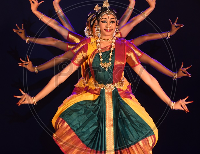 BHARATNATYAM | Dance photography poses, Dance picture poses, Dance poses