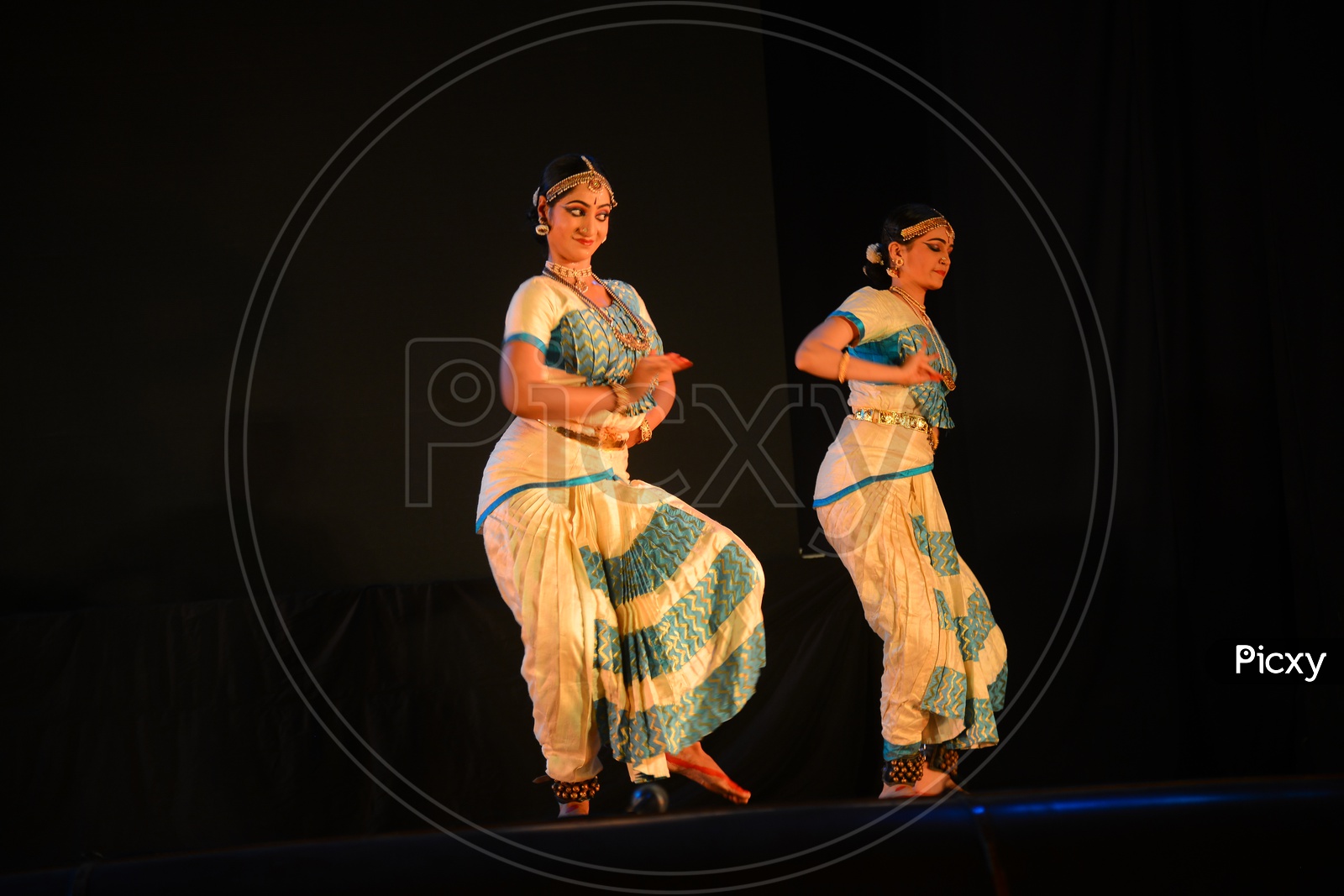 Nityashetra School of Dance | Bharatanatyam in Torrance, Irvine, Artesia |  Clorder