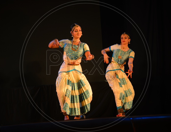 Indian Contemporary Dance | Noor Dance Academy | United States