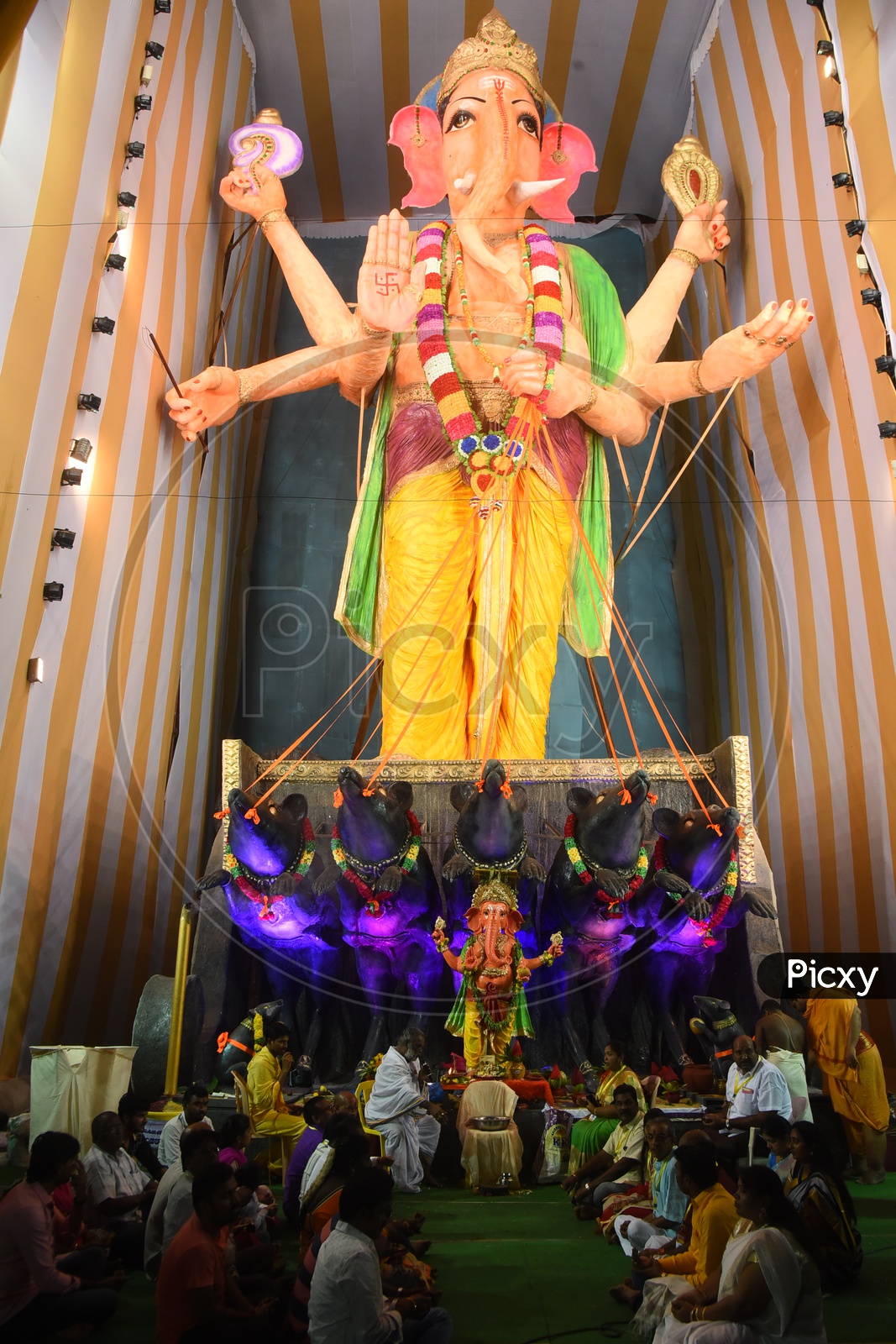 Ganesh Statues In Madapas for Ganesh Chathurdhi