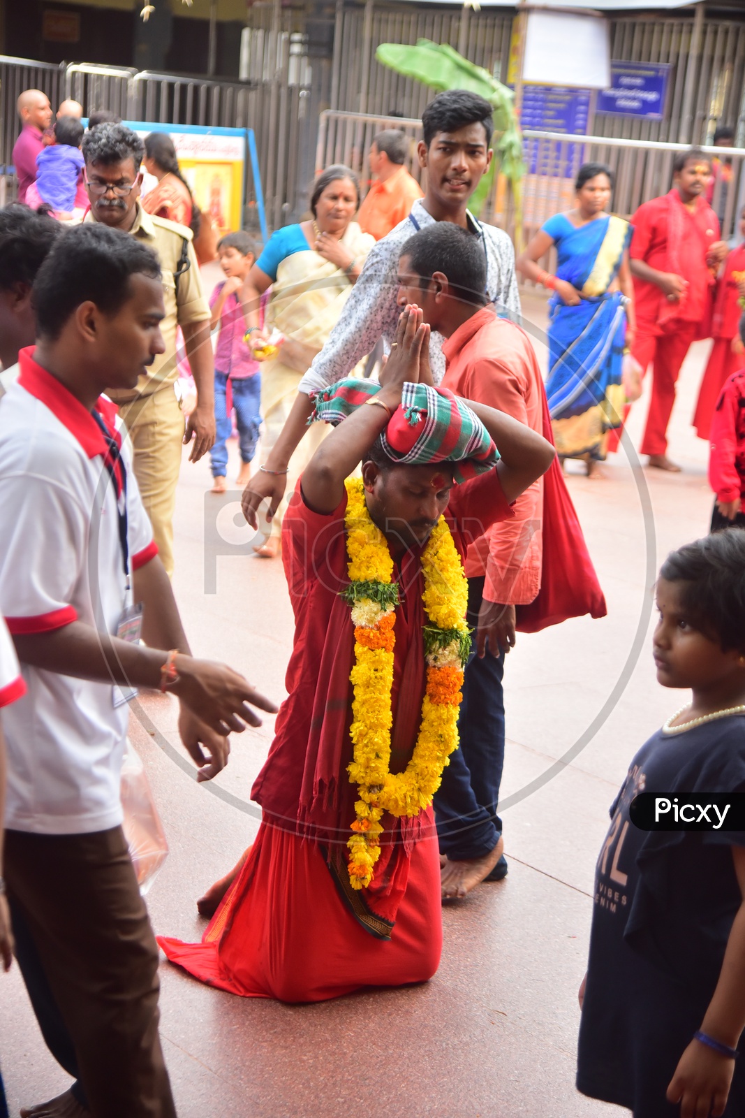 Devotees Carrying Mudupulu By wearing Bhavani Mala