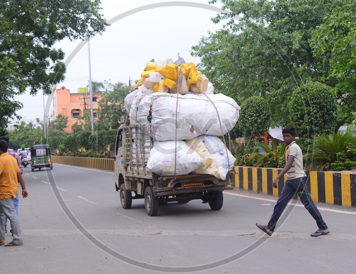 Moving Goods carrier auto rickshaw