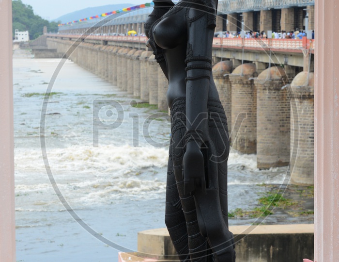 Krishnaveni Statue at Prakasam barrage