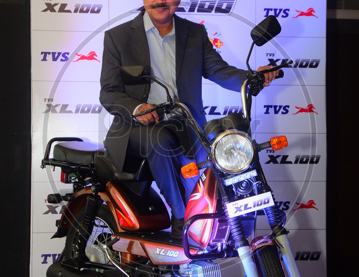 TVS XL 100 Moped  Presentation
