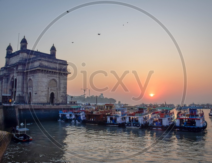 Sunrise at Gateway of India,Mumbai