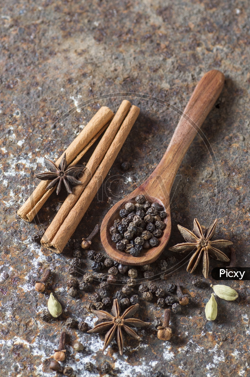 Cinnamon stick, Star Anise, Cloves, Elachi, Black Pepper