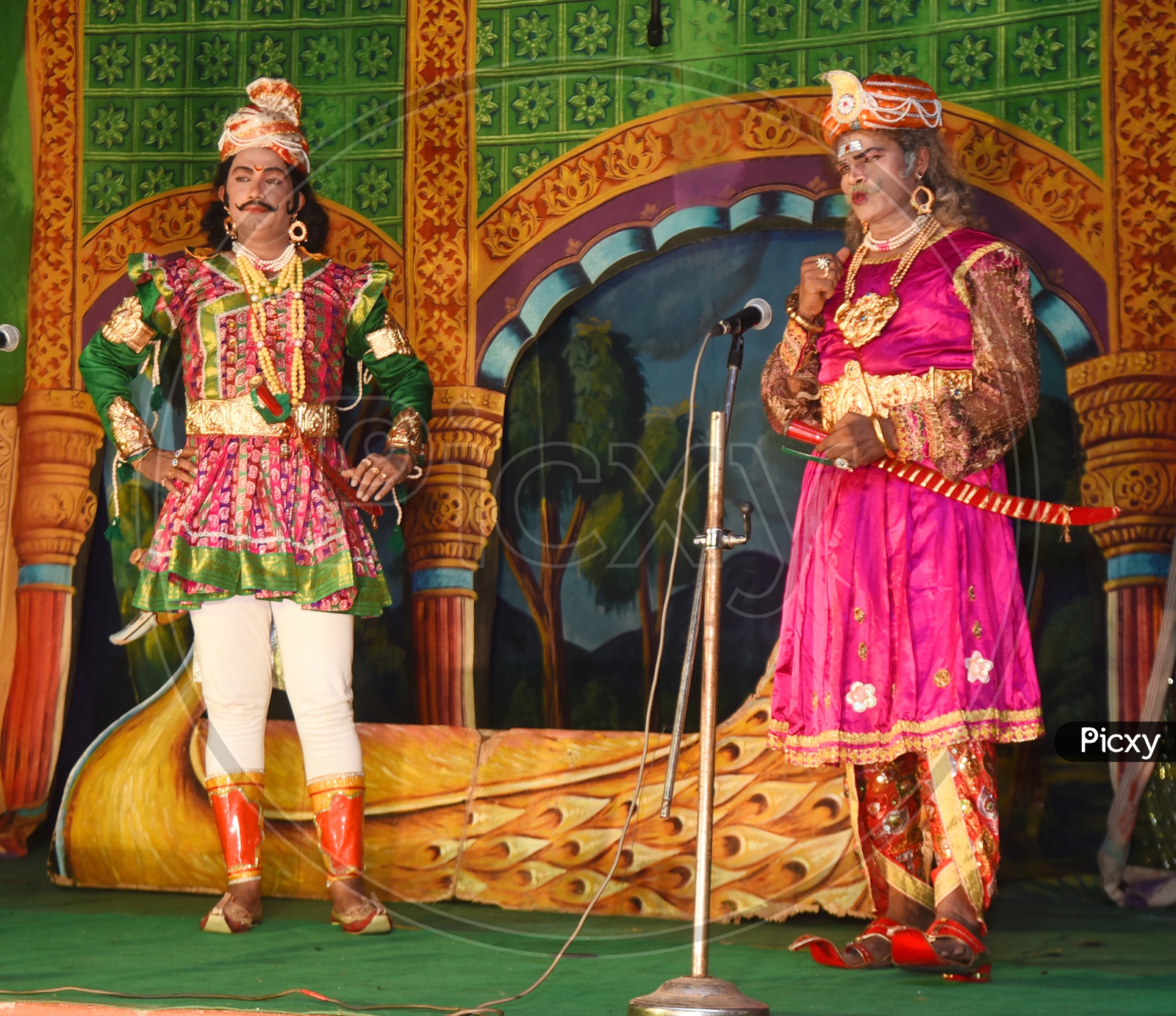 Image of Artists performing a drama on stage-UA153801-Picxy