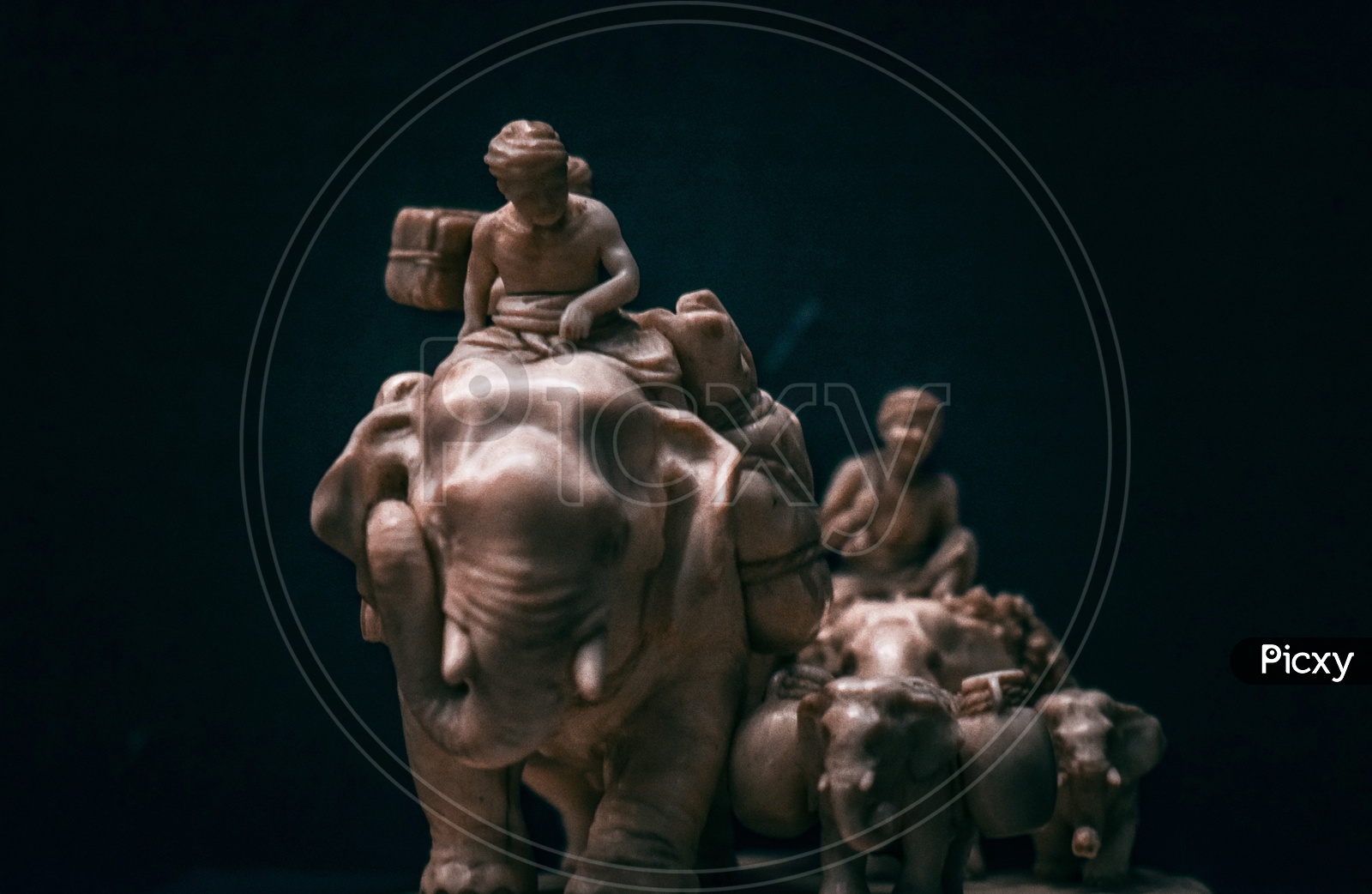 Series of elephants - sculpture