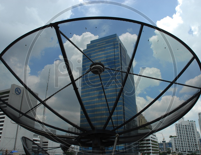 Antenna Dish For Network Frequency Amplification