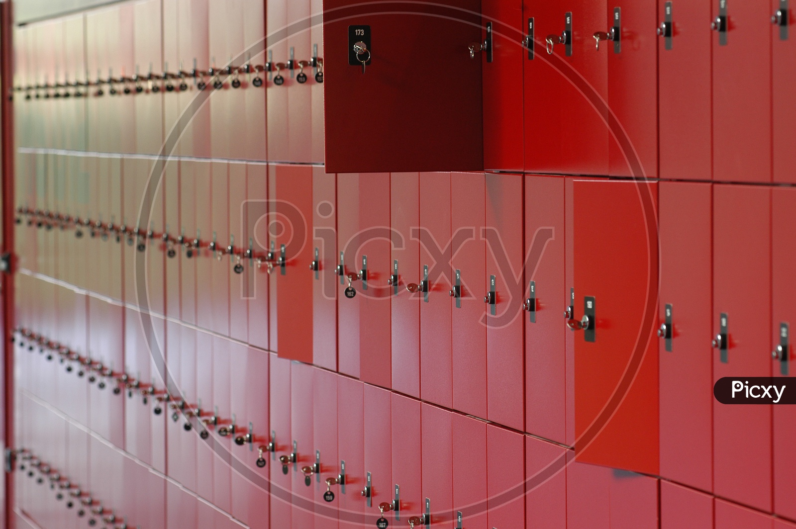 Storage lockers