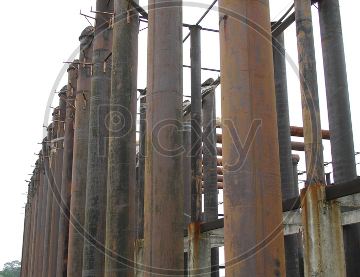 Cast Iron Bars As Pillars In  a Reservoir Construction