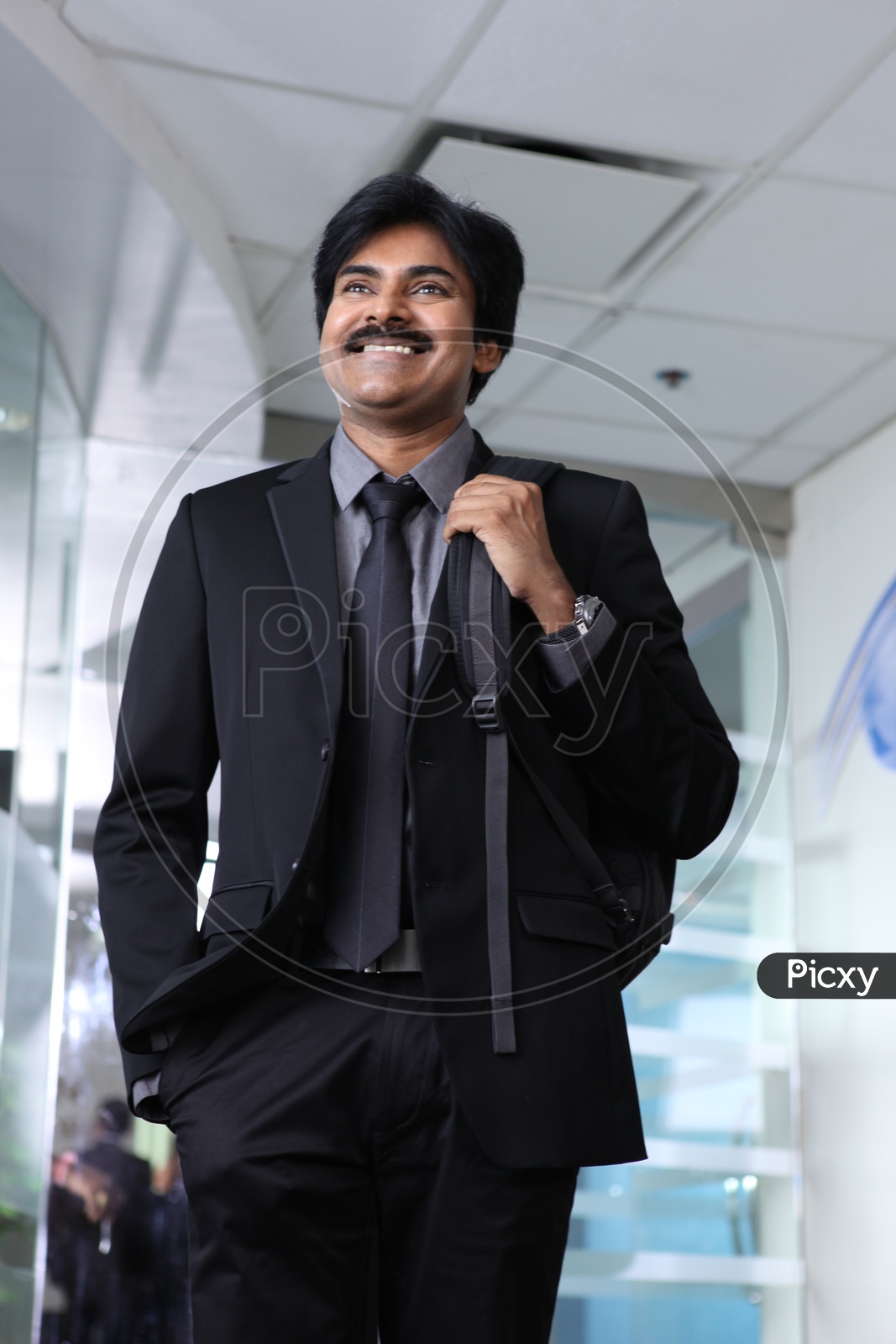 Image of Tollywood Actor Pawan Kalyan in suit and office attire -NH933860-Picxy Image of Tollywood Actor Pawan Kalyan in suit and office attire -NH933860-Picxy