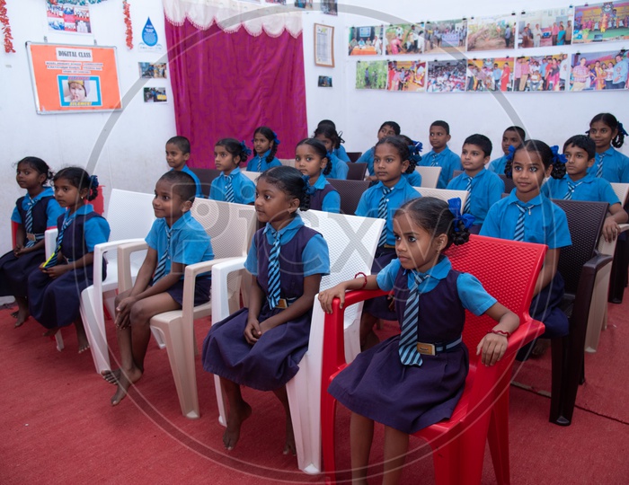 Primary government school students in a classroom