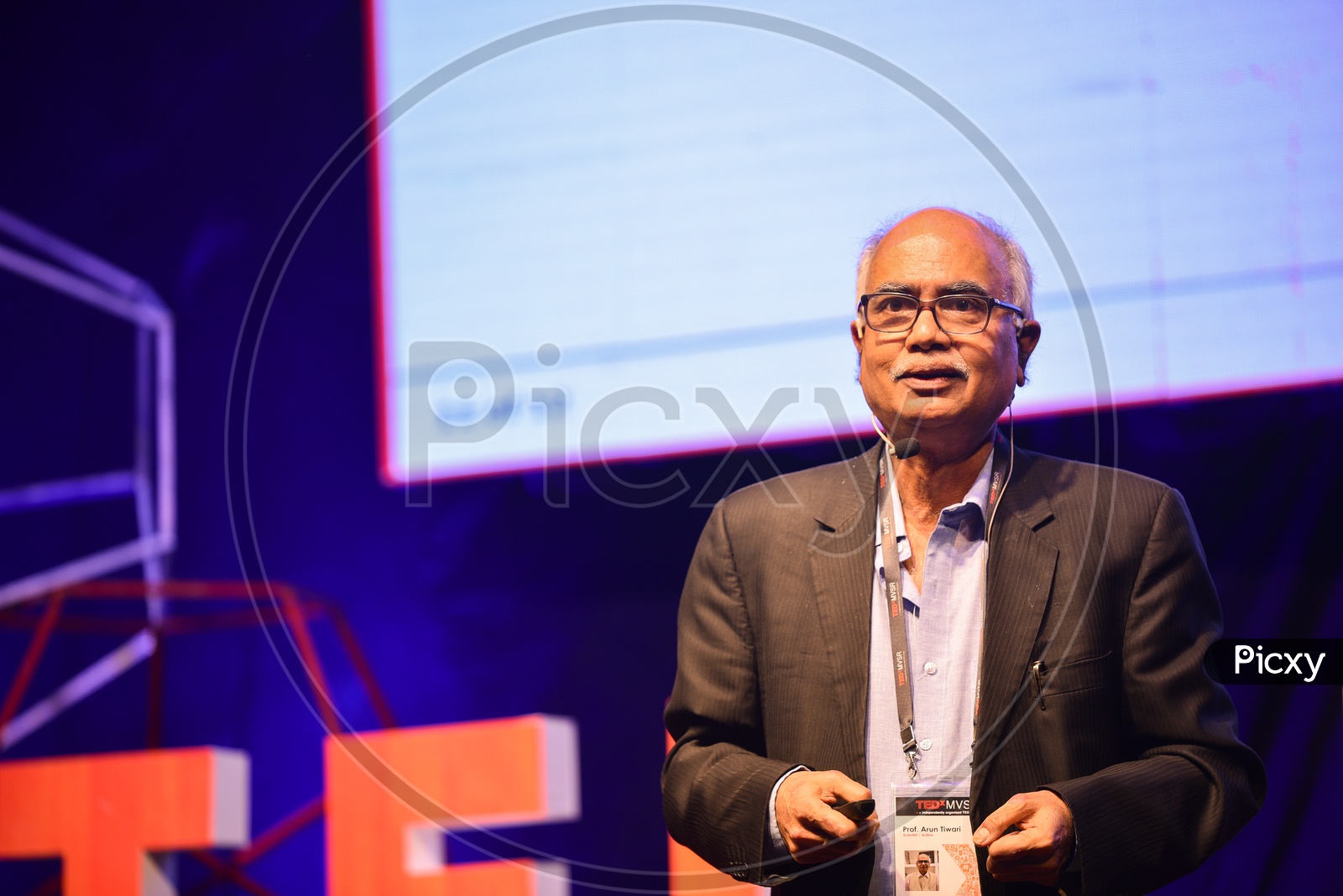 Image of Dr. Arun Tiwari, Missile Scientist and Author-QZ721462-Picxy