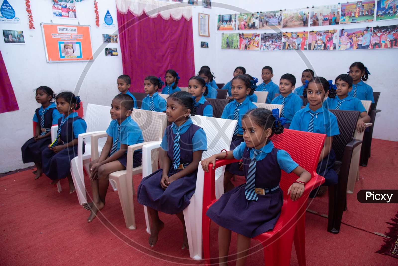 Primary government school students in a classroom