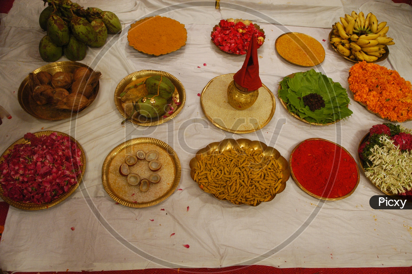 Hindu traditional items for pooja in marriage
