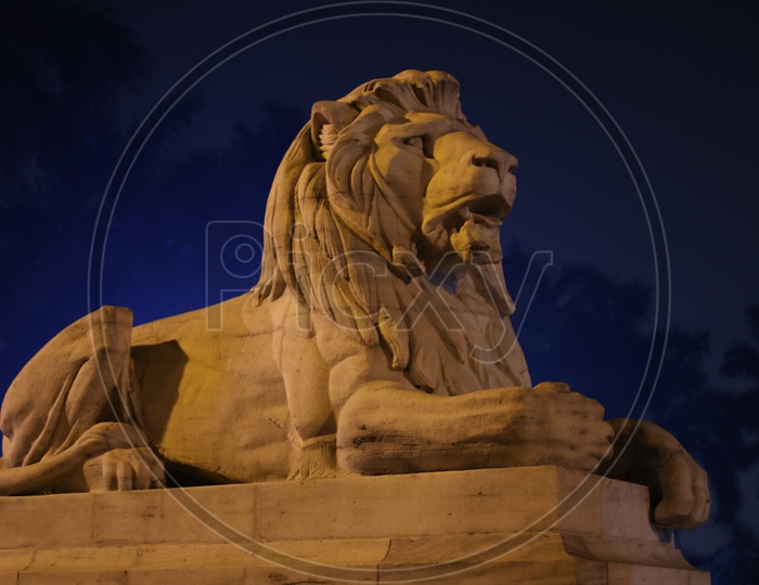 Lion Statue At  the Entrance Of Victoria Memorial