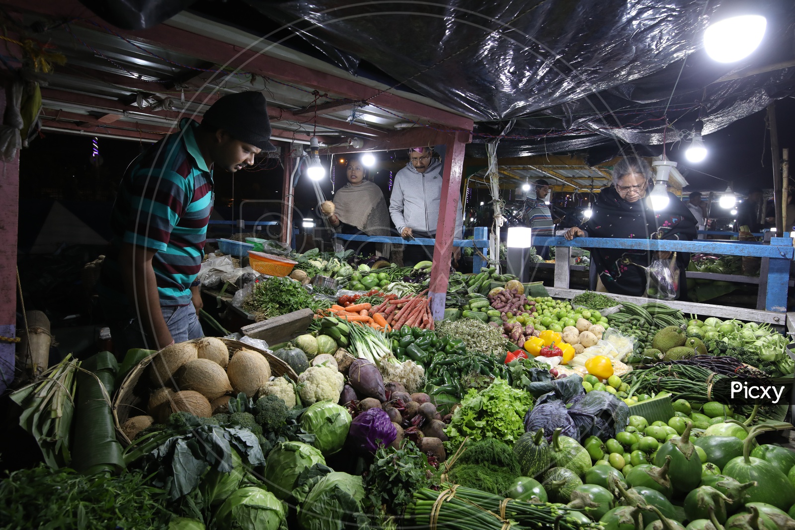 vegetable shop and vendor