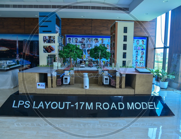 LPS Layout  -17M  Road  Model  Scale Miniature