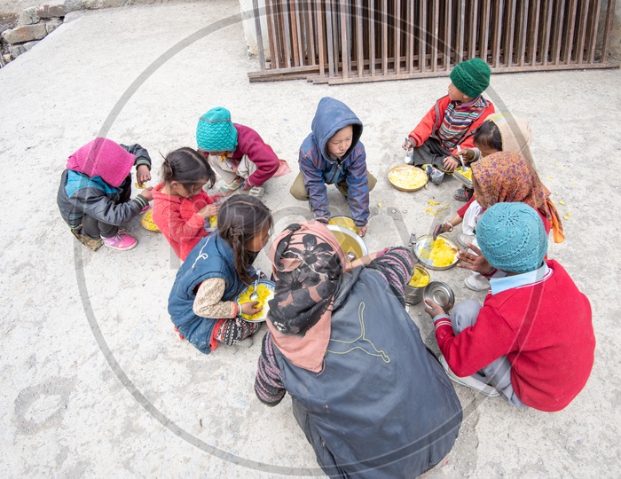 School children having lunch