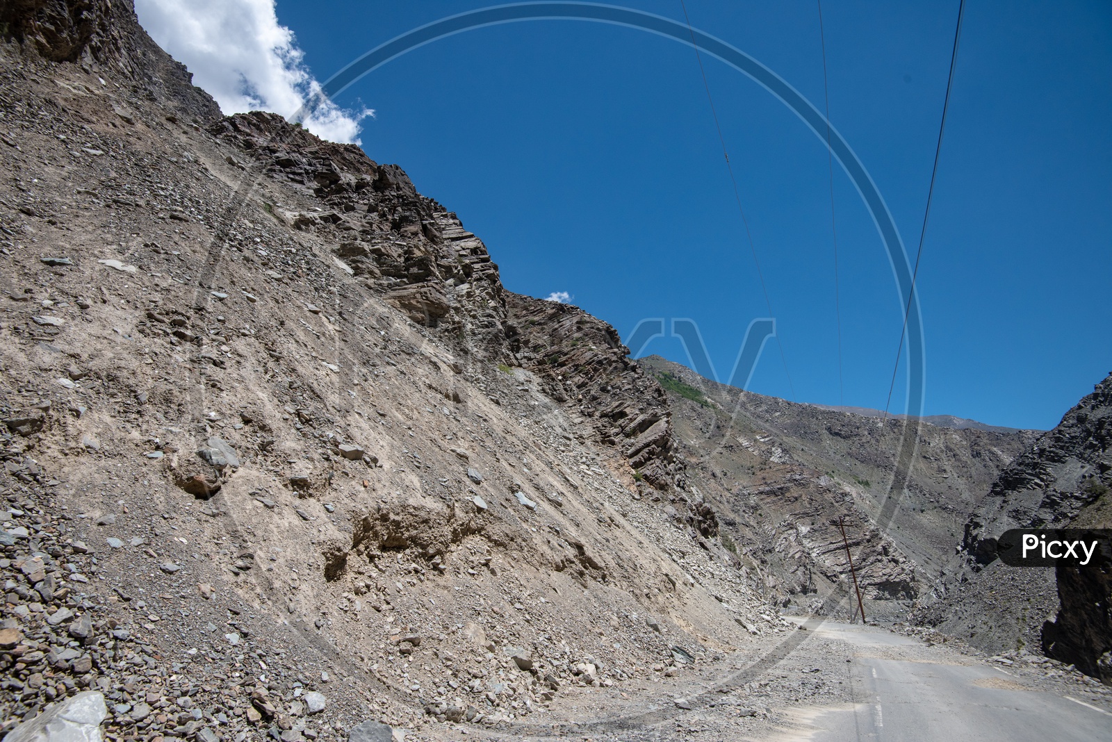 Roadways of Spiti Valley with mountains