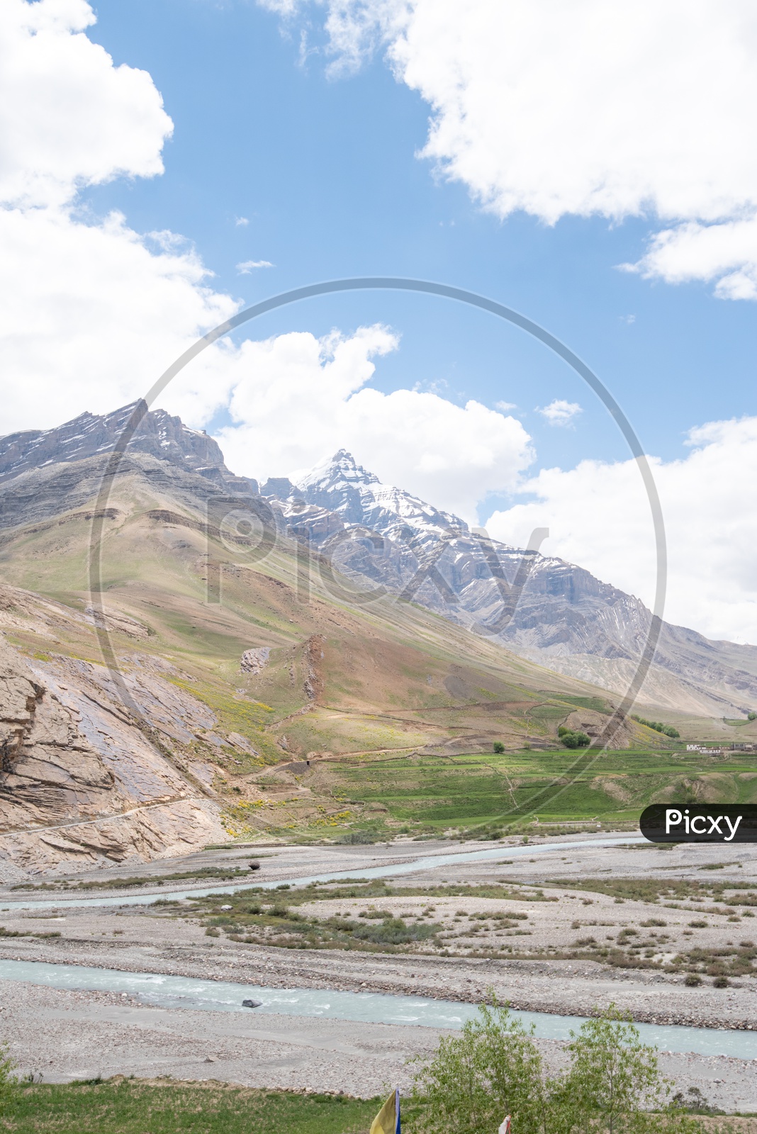 Spiti river with mountain peaks in the background in Spiti Valley
