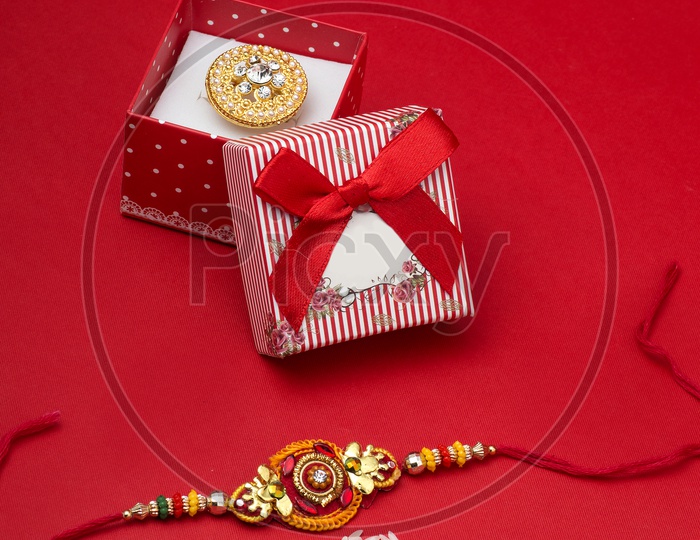 Elegant Raakhis With Gift Box For  Raksha Bandhan Festival