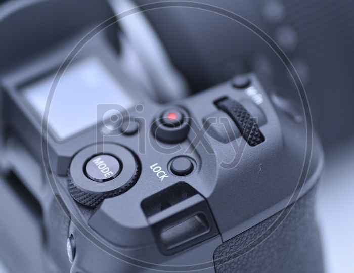 Control Buttons In a DSLR Camera