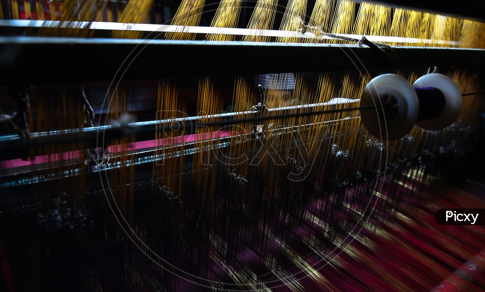 Handloom Sarees Weaving In Machine