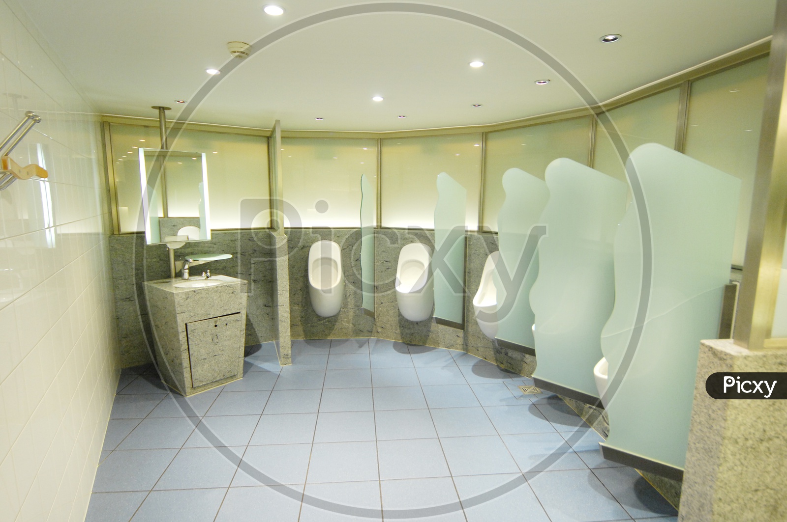 Mens or Gents Toilet With Commode